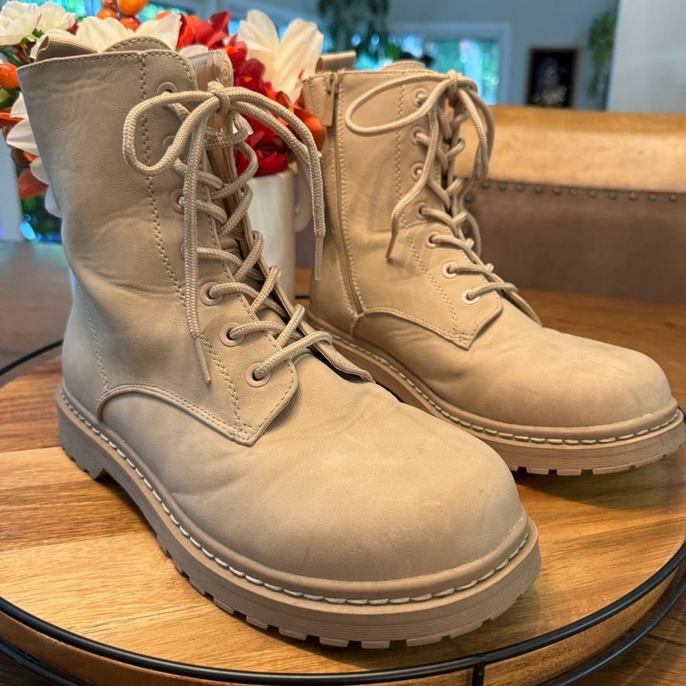 Torrid Stevie Lace Up Extra Wide Width Combat Boots.  Size 10.5 ww. Tan Beige